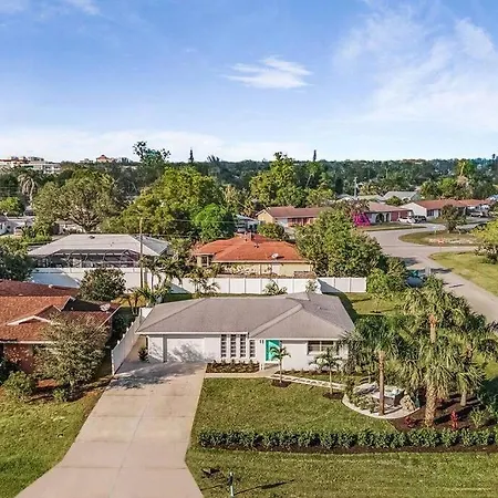 Naples Paradise Near The Beach!